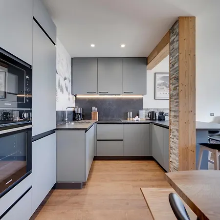 Apartment 8 Pers, Skis Aux Pieds, Balcon, Renove, Proche Pistes Et Commerces, Le - Fr-1-641-32 *